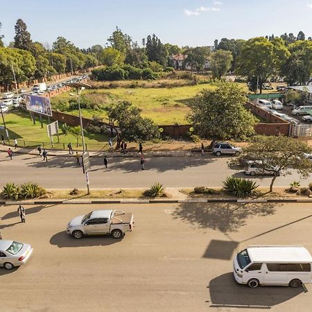 N1 Hotel Rotten Row Harare Ngoại thất bức ảnh