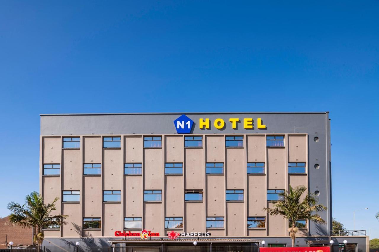 N1 Hotel Rotten Row Harare Ngoại thất bức ảnh