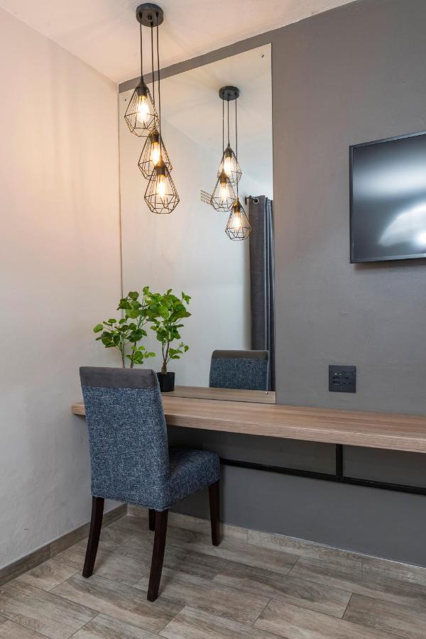 N1 Hotel Rotten Row Harare Ngoại thất bức ảnh